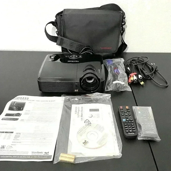 ViewSonic PJD5233 DLP Projector 2700 ANSI Lumens HDMI HD 120 HZ 3D Ready - Picture 1 of 14